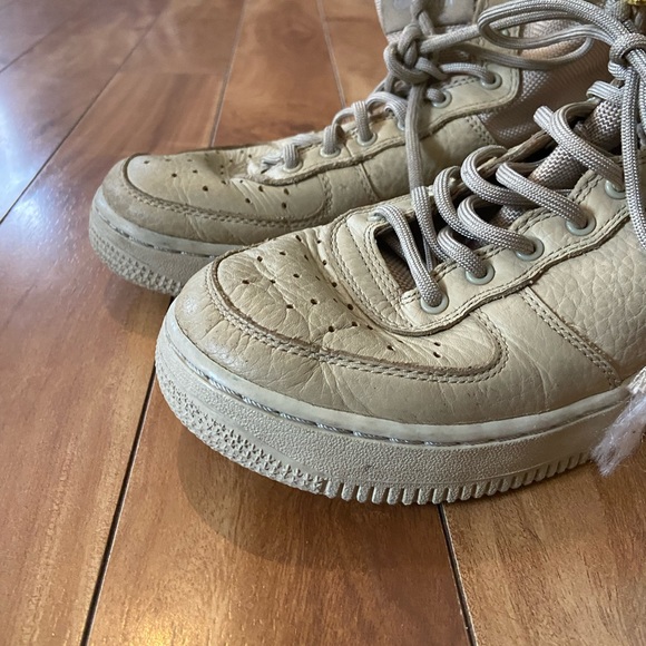 Nike Youth Kids Size 4Y SF Air Force 1 Mid Mushroom Sneakers AJ0424-200 - Picture 3 of 8